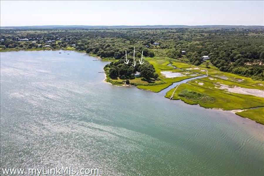 43 Sengekontacket Road  Oak Bluffs