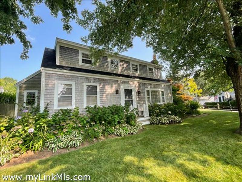 13 Plantingfield Way  Edgartown