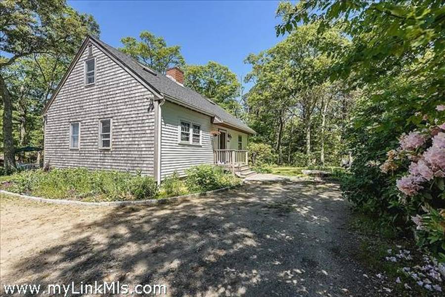 211 Edgartown Vineyard Haven Road  Vineyard Haven