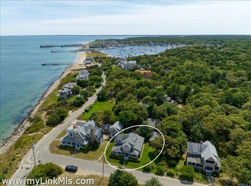 6 Brewster Avenue  Oak Bluffs