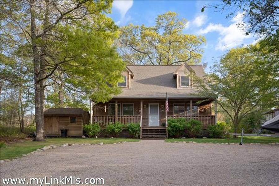 112 West Spring Street  Vineyard Haven