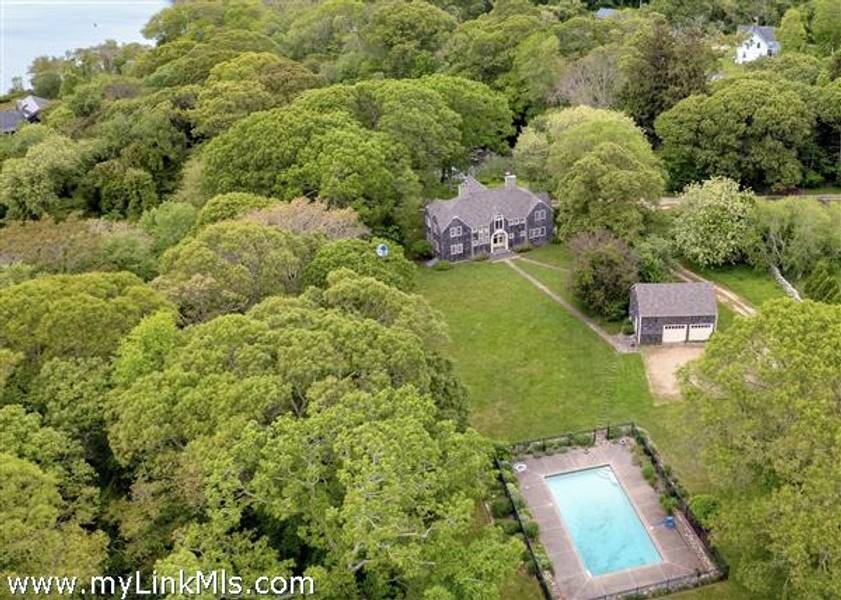20 James Pond Way  West Tisbury