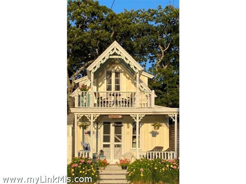 17 Siloam Avenue  Oak Bluffs