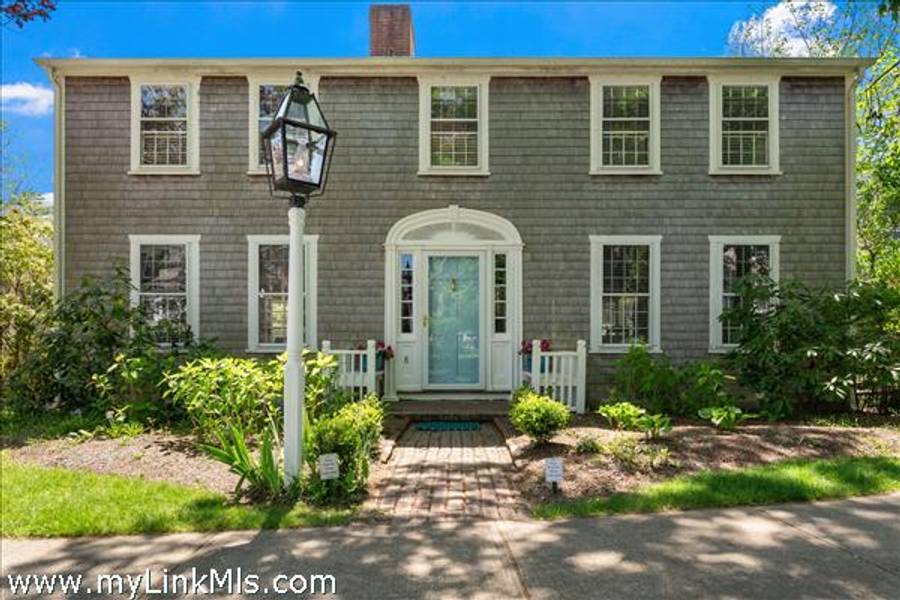 8 High Street  Edgartown