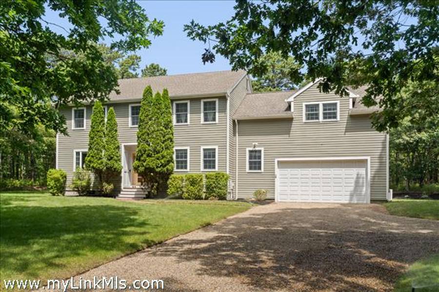 7 Upper Meadow Lane  Oak Bluffs