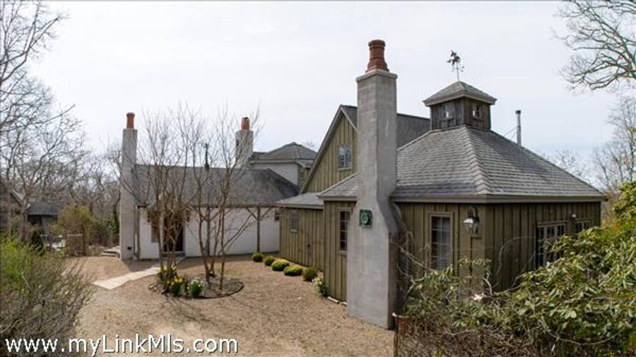11 By The Woods  Chilmark
