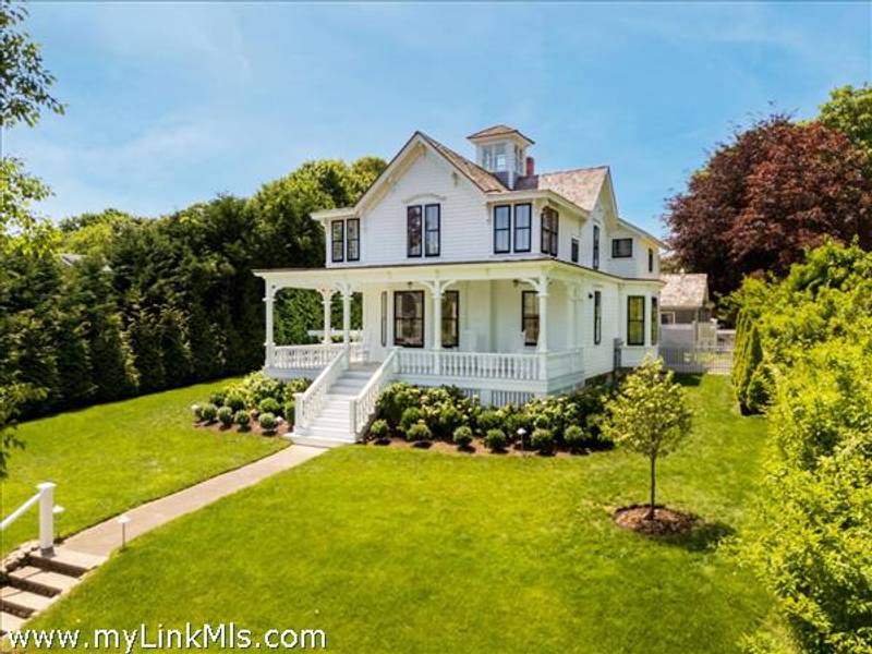 118 William Street  Vineyard Haven
