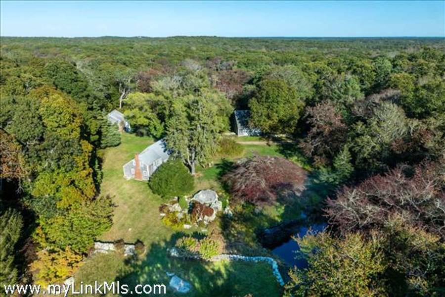 15 Crowell Road  West Tisbury
