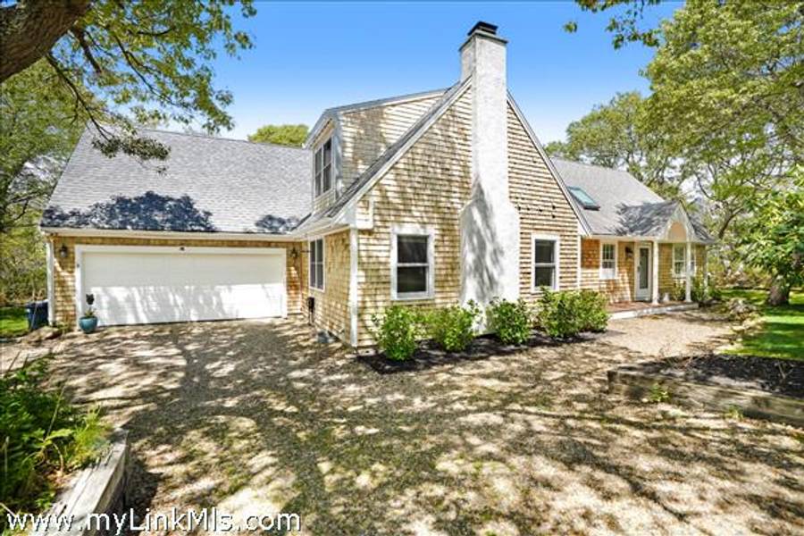 1 Thames Court  Edgartown