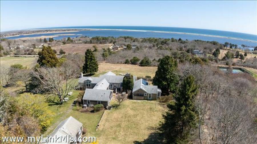 6 Wakeman Road   Chilmark