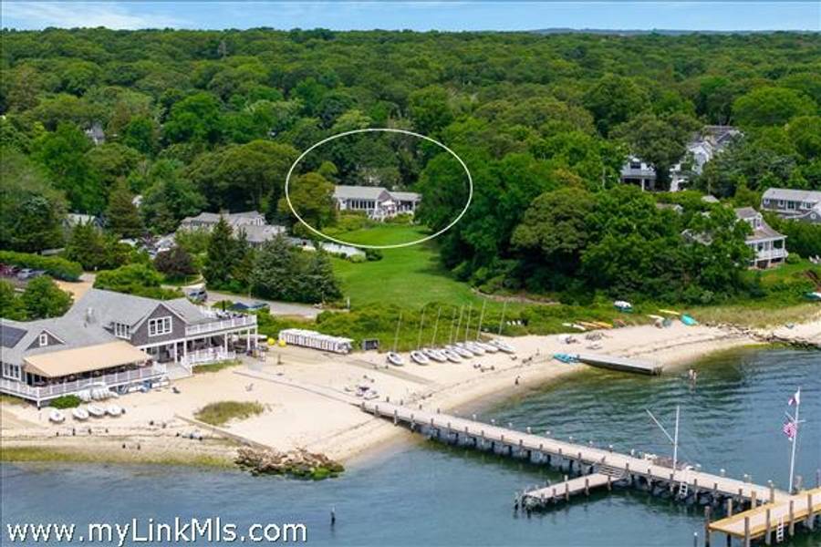 16 Frog Hollow  Vineyard Haven