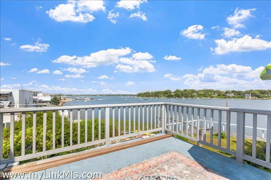 129 Beach Road  Vineyard Haven