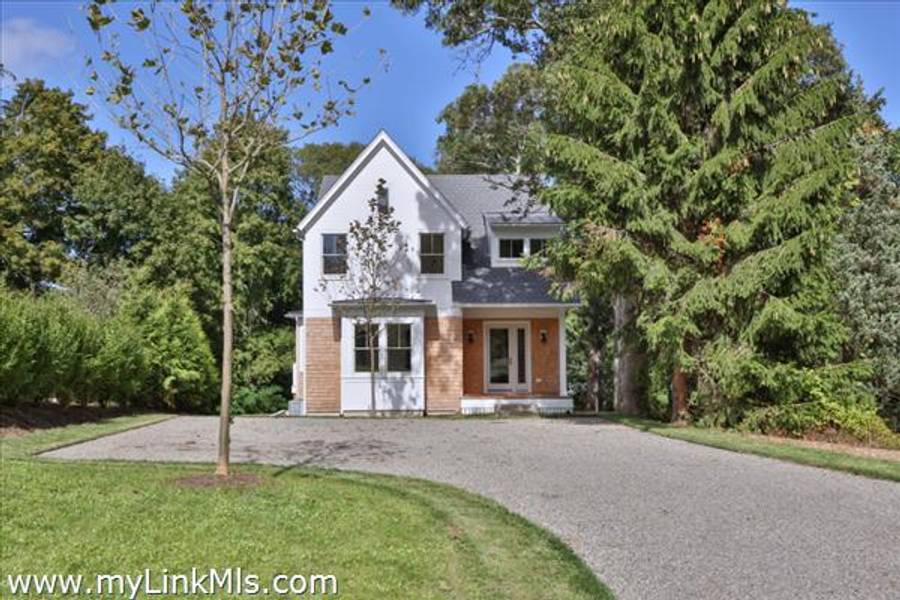 34 Davis Street  Vineyard Haven