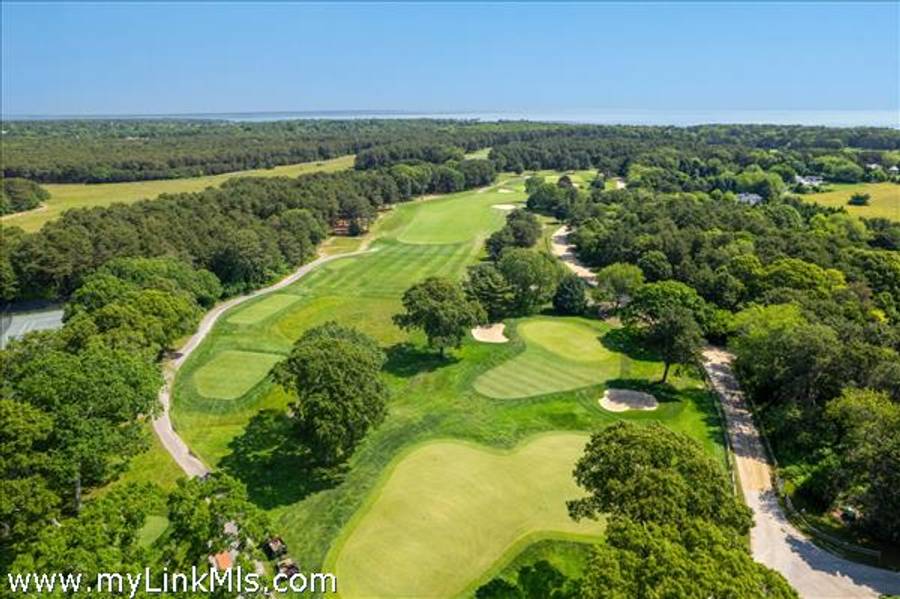 25 Ice Pond Lane  Oak Bluffs