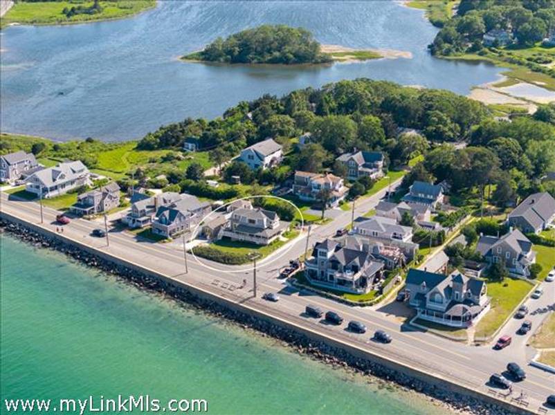 4 Canonicus Avenue  Oak Bluffs