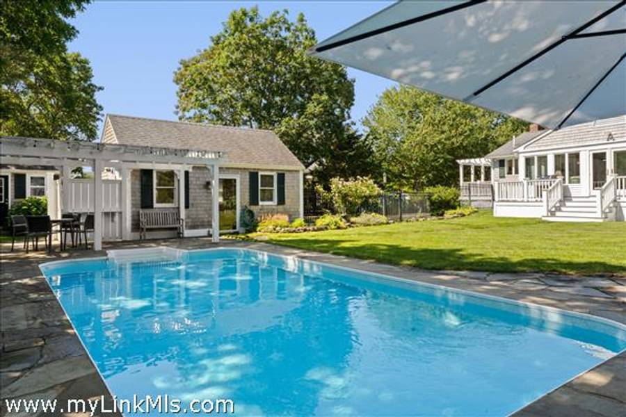 21 Kitts Field Circle  Edgartown