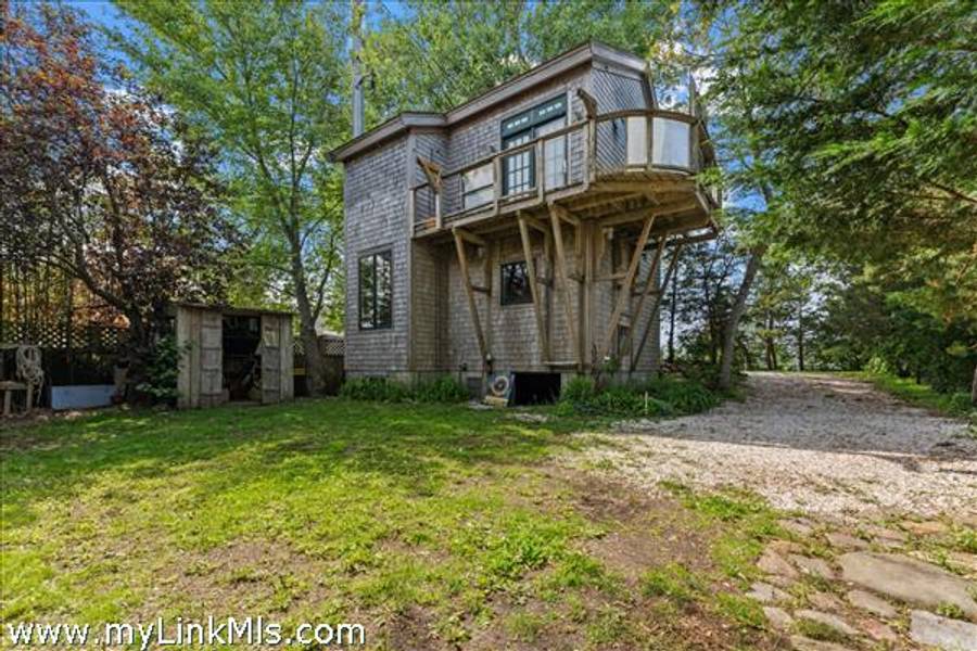 129 Beach Road Commercial Studio  Vineyard Haven