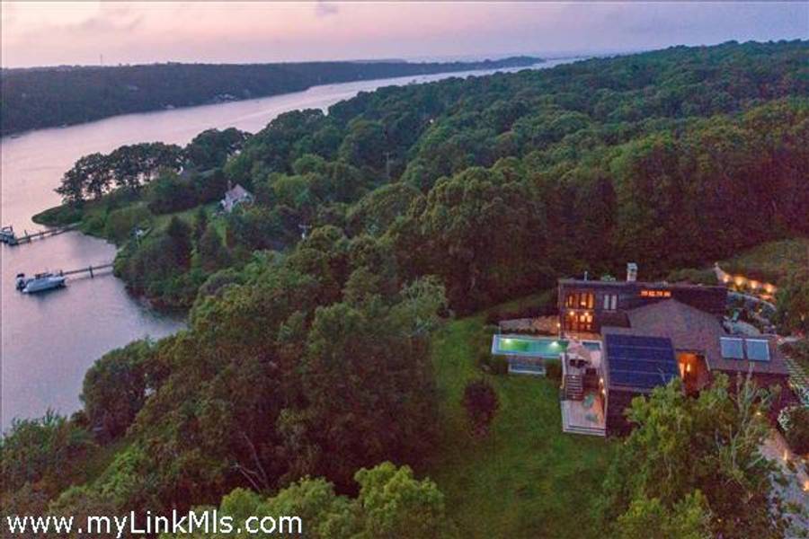 400 Barnes Road  Oak Bluffs