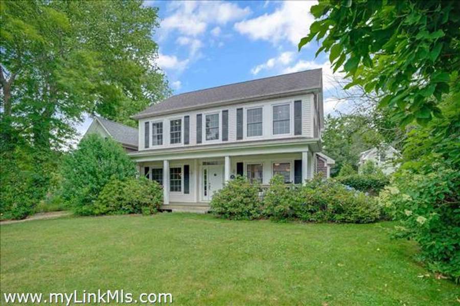 128 Spring Street  Vineyard Haven