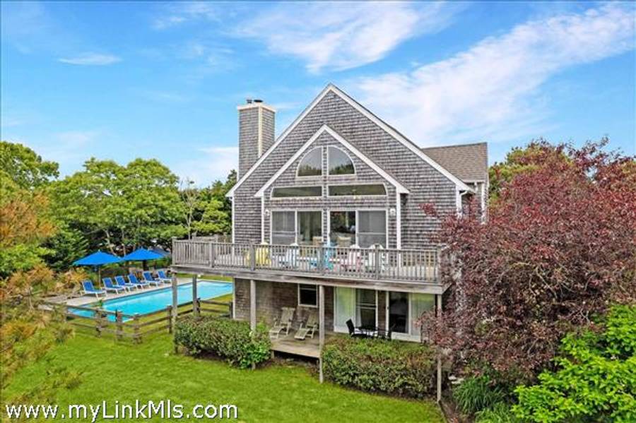 9 Thaxter Lane  Edgartown