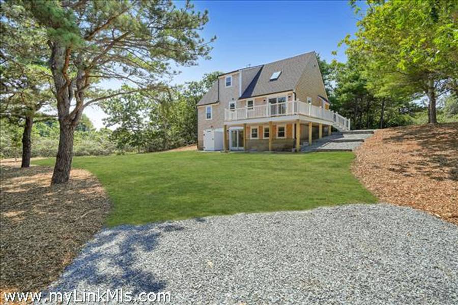 12 West Farm Rd  West Tisbury