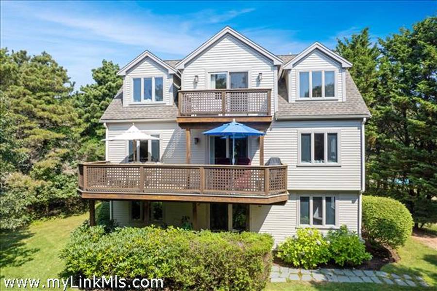 23 Thaxter Lane  Edgartown