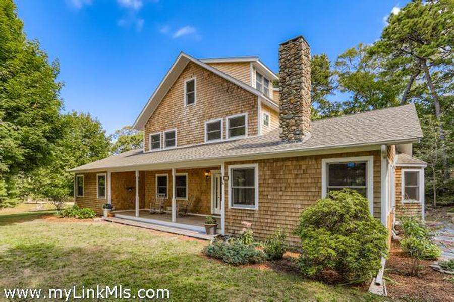 63- Crowell Lane  Vineyard Haven