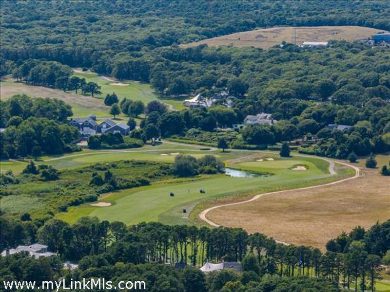 25 Ice Pond Lane  Oak Bluffs