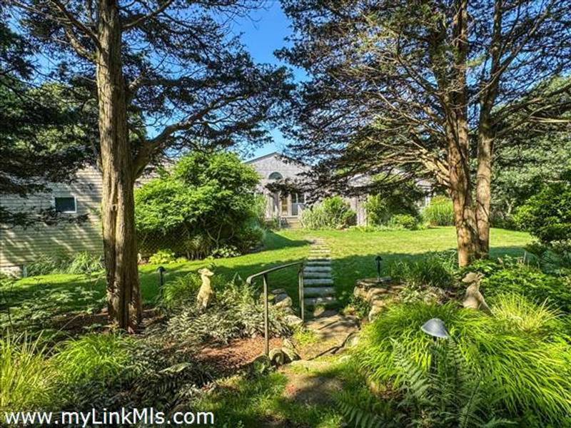 18 Homeward Way  Chilmark