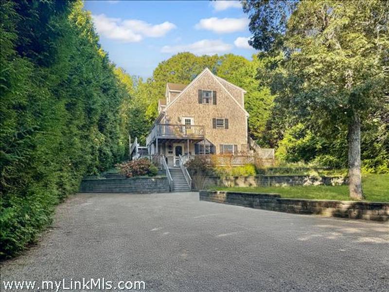 22 Old Lighthouse Road  Vineyard Haven