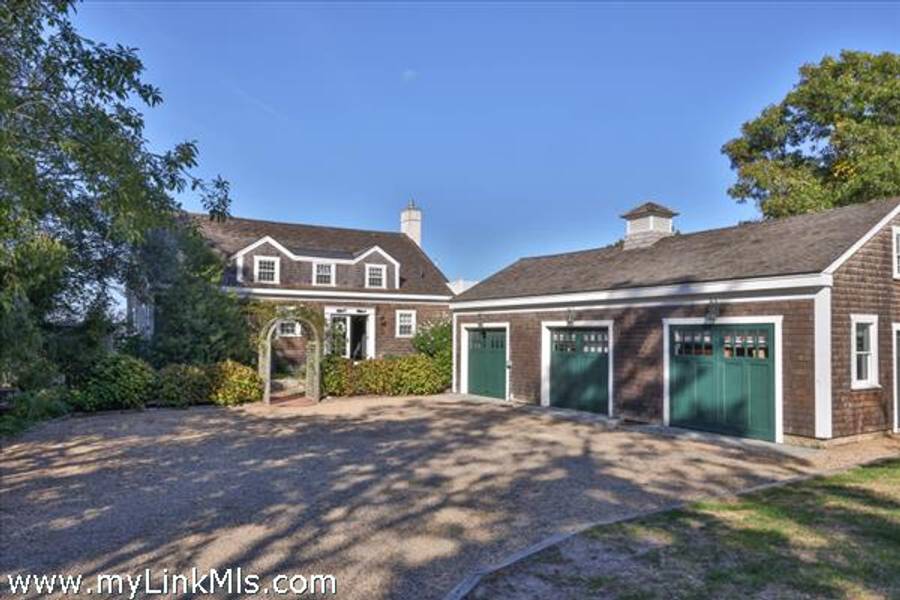 9 Fowler Avenue  Edgartown