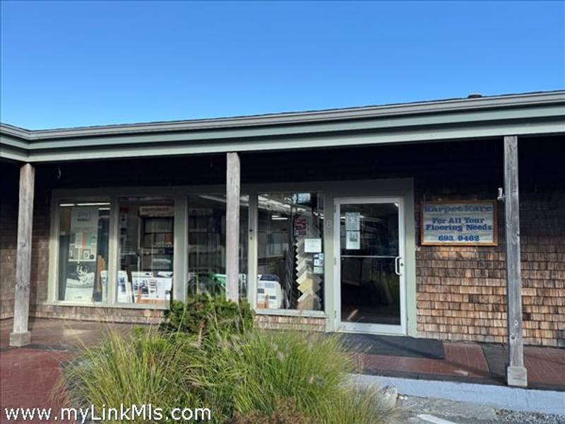 455- State Road  8 Vineyard Haven