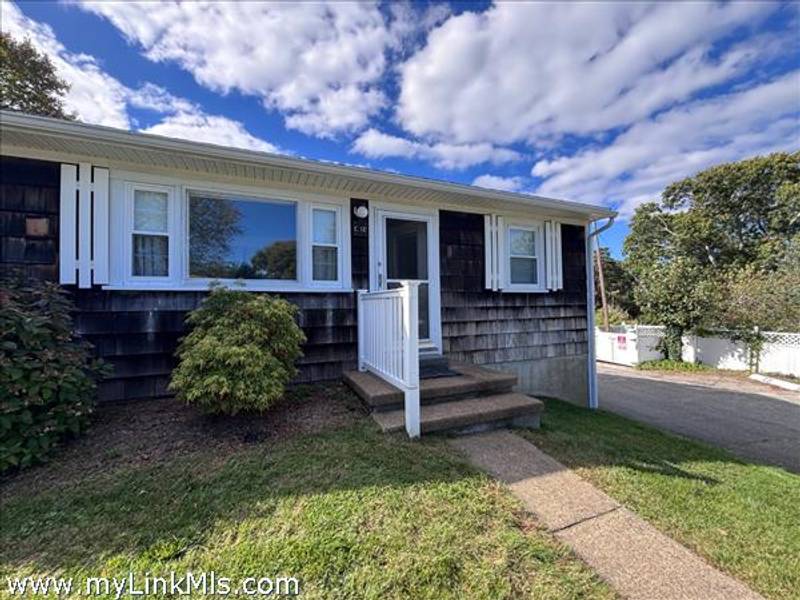 124 Skiff Avenue C 12 Vineyard Haven