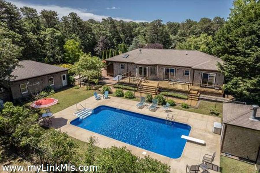 47 Tiffany Drive  Oak Bluffs