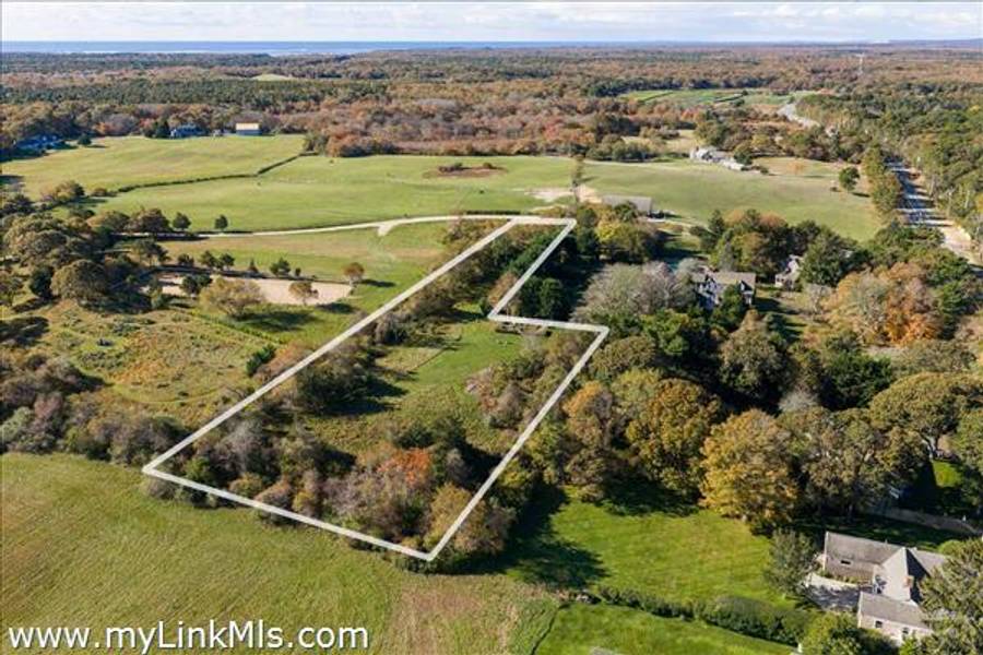 5 Louis Field Road  Edgartown