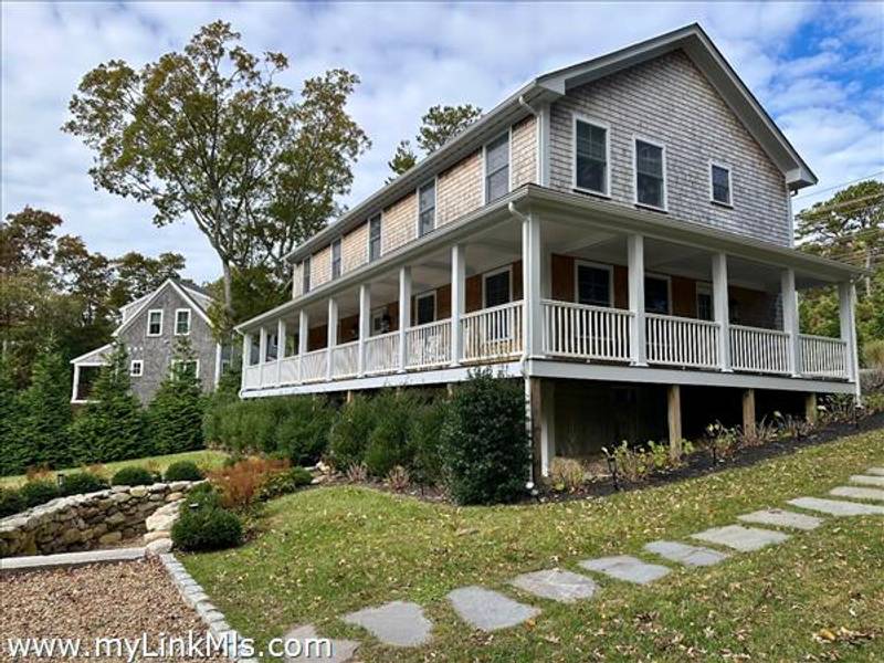 151 Tashmoo Avenue  Vineyard Haven