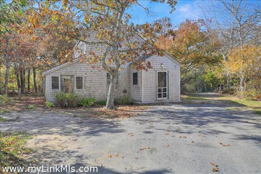 25 Vineyard Meadow Farms Road  West Tisbury