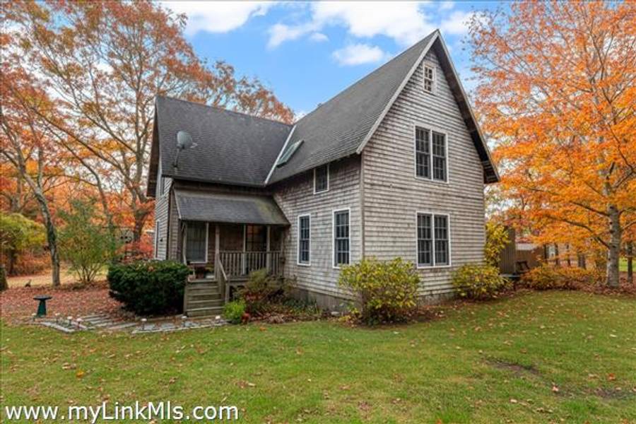 12 Wheelhouse Way  Oak Bluffs