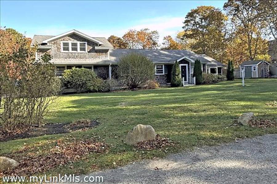 35 Mariners Way  Edgartown