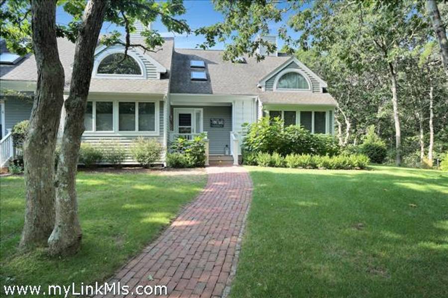 7 Meetinghouse Village Way  Edgartown