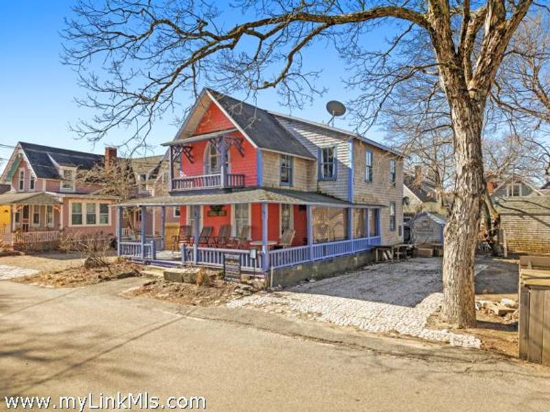 34 Massasoit Avenue  Oak Bluffs