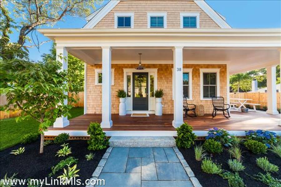 38 Pinehurst Road  Edgartown