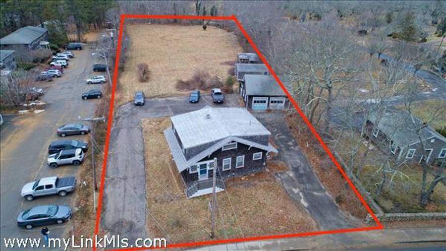 317 State Road  Vineyard Haven