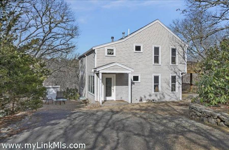 18 Wood Duck Way  Oak Bluffs