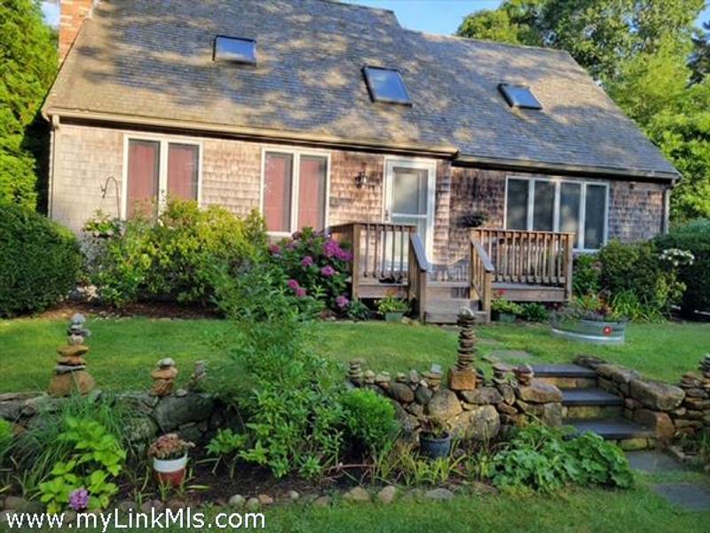 6- Stone Pound Way  Oak Bluffs