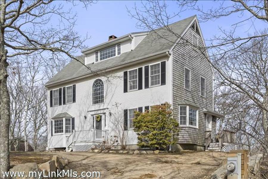 81 Whalers Walk  Edgartown