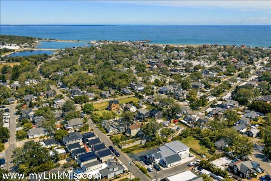 112 Dukes County Avenue  Oak Bluffs