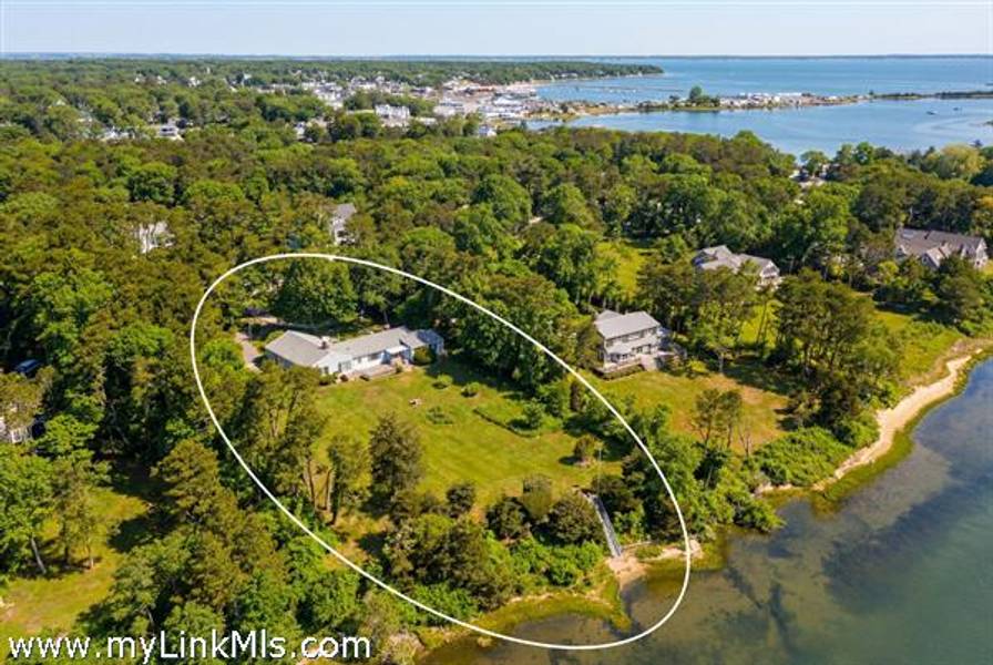 94 Weaver Lane  Vineyard Haven