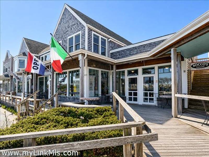 79 Beach Road  B13 B14 Vineyard Haven