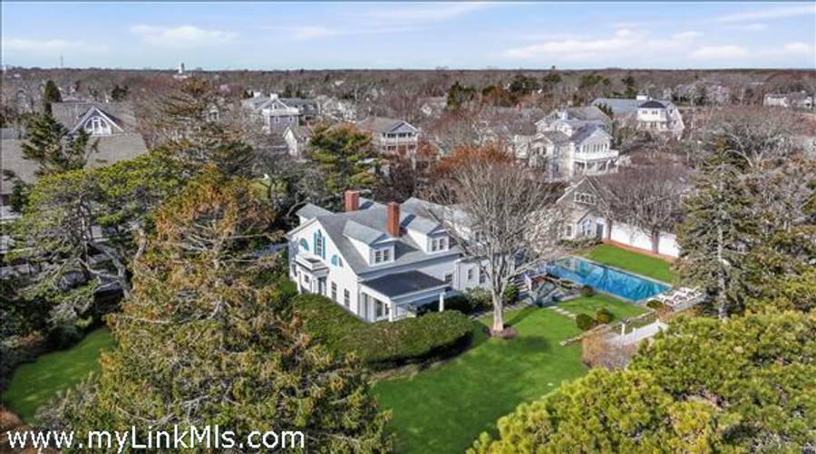 14- Thayer Street   Edgartown